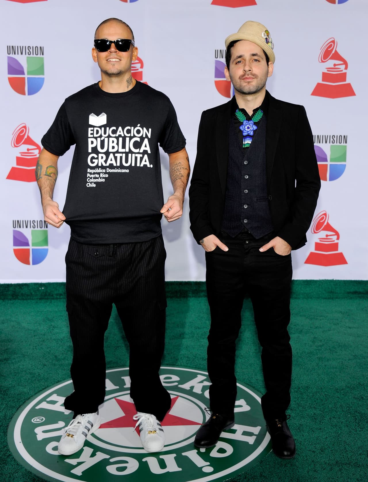 En 2011 René Pérez y Eduardo Cabra, integrantes de Calle 13, formaron parte de esta alfombra en la que lucieron su galanura pero con todo el sello de su personalidad.