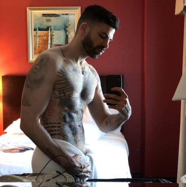 Fue así que utilizó los tatuajes para cubrir sus estrías y, más adelante, perpetrar en su piel momentos y enseñanzas que lo han llevado a convertirse en el Jomari que ahora es.