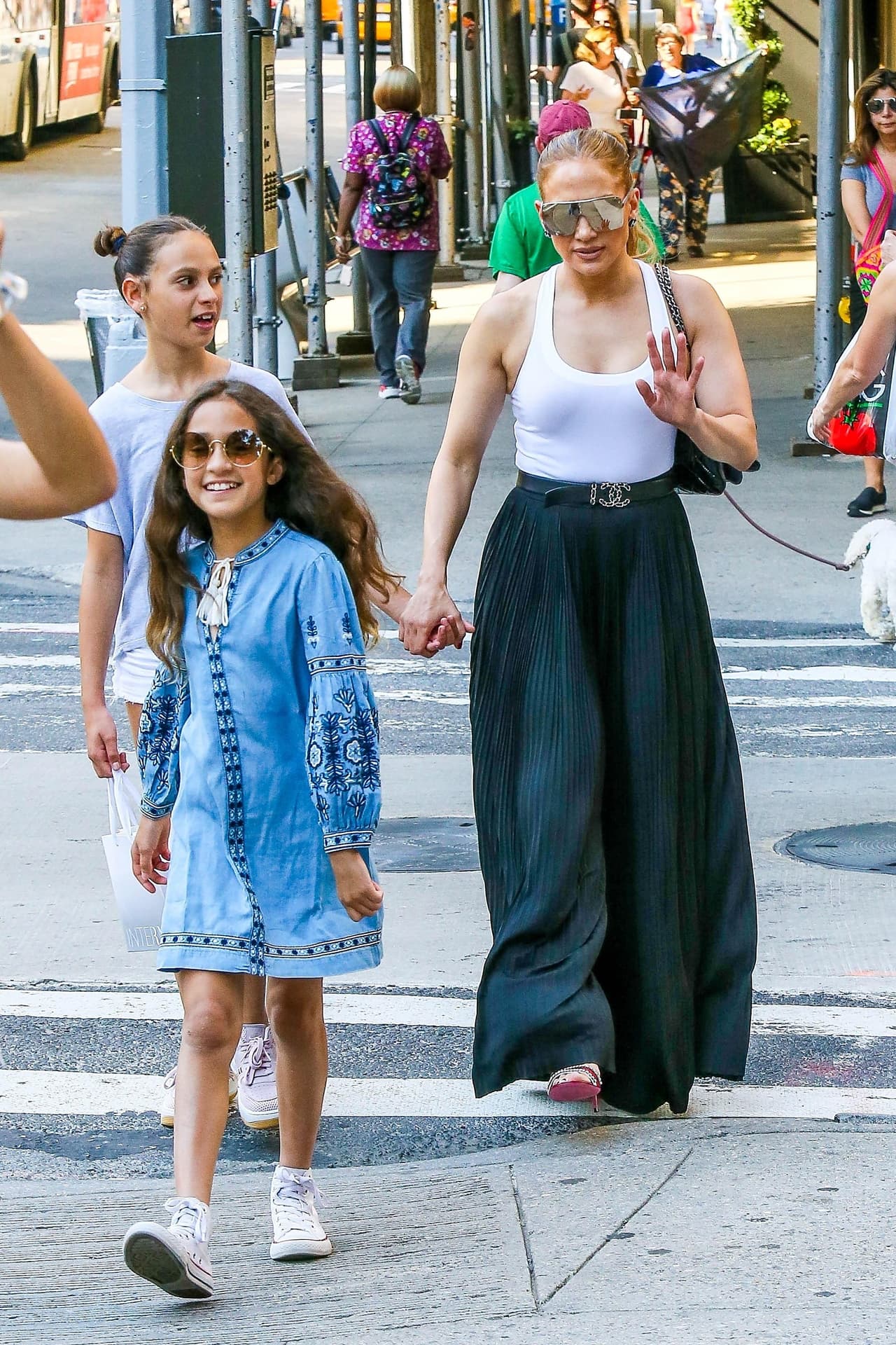 El desempeño de su hija, la dejó atónita. "Su actuación fue tan maravillosa y yo estaba tan orgullosa que se me olvidó que estaba dirigiendo un video", relató.