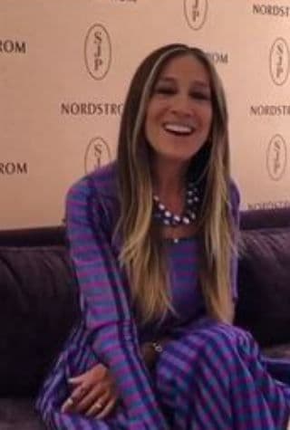 Con casa llena y decenas de tacones firmados, Sarah Jessica Parker se va muy emocionada de la Isla. (fotos: Twitter)
