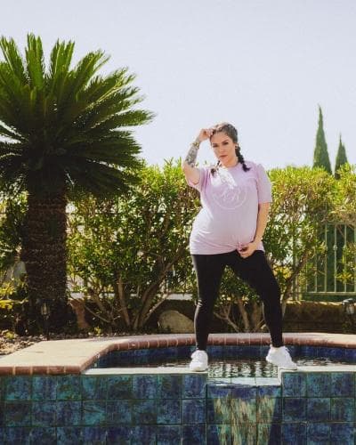 El pasado 16 de abril Jacqie informó que daría luz en su casa: "
<b>En noviembre decidí hacer un parto en casa</b> y le doy gracias a Dios que decidí eso, que tomé los pasos para planear eso por todo lo que está pasando ahora con el covid-19. Ya estoy preparada para tener a mi bebé en casa. Ya tengo todo lo necesario".