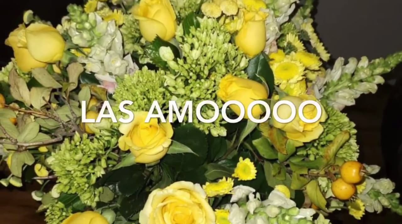 Sus amigas le mandaron detalles y buenos deseos, los cuales compartió en el video: "Gracias por consentirme tanto y llenarme de puros apapachos,
<b><a href="https://www.univision.com/famosos/ines-gomez-mont-defiende-a-su-comadre-galilea-montijo-y-le-dice-ya-basta-a-las-mujeres-que-atacan-a-otras-fotos">hoy valoro más que nunca</a> a las personas que tengo cerca</b> y quiero toda la vida".
<br>