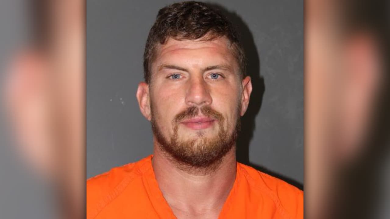 Reporta un robo y cuando las autoridades llegan a su casa hallan a tres hombres muertos a tiros