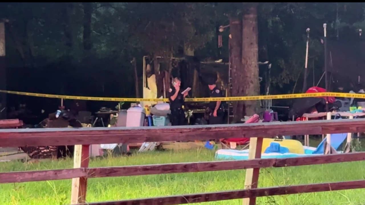 Dos menores mueren tras incendio de una casa rodante cerca de Cleveland, Texas