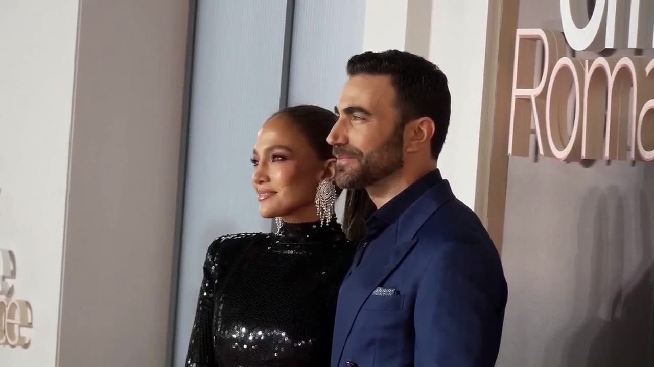 ¿Nuevo romance a la vista? El divertido "amor platónico" entre Jennifer Lopez y Brett Goldstein