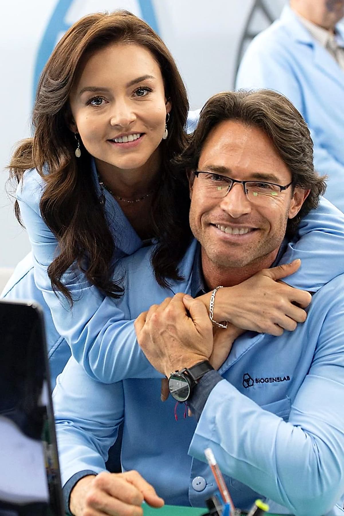 Se conocieron cuando protagonizaron ‘Teresa’ en 2010 y luego trabajaron juntos en ‘Lo que la vida me robó’ en 2013; no obstante, en ese entonces Angelique y Sebastián sólo eran buenos compañeros de trabajo.