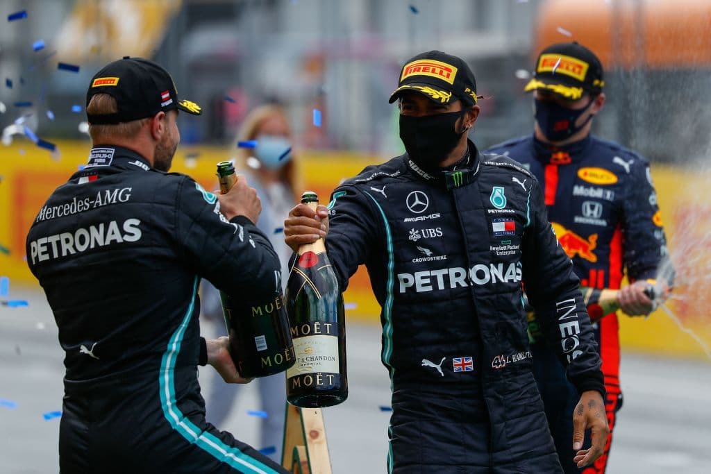 Así quedaron los primeros diez: Hamilton, Bottas, Verstappen, Albon, Norris, Pérez, Stroll, Ricciardo, Sainz y Kvyat. La siguiente fecha se correrá el Gran Premio de Hungría.