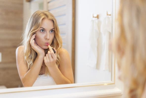 Humectación. Para nutrir tus labios, Soledad recomienda usar labiales con aloe, glicerina, vitamina E o vaselina.