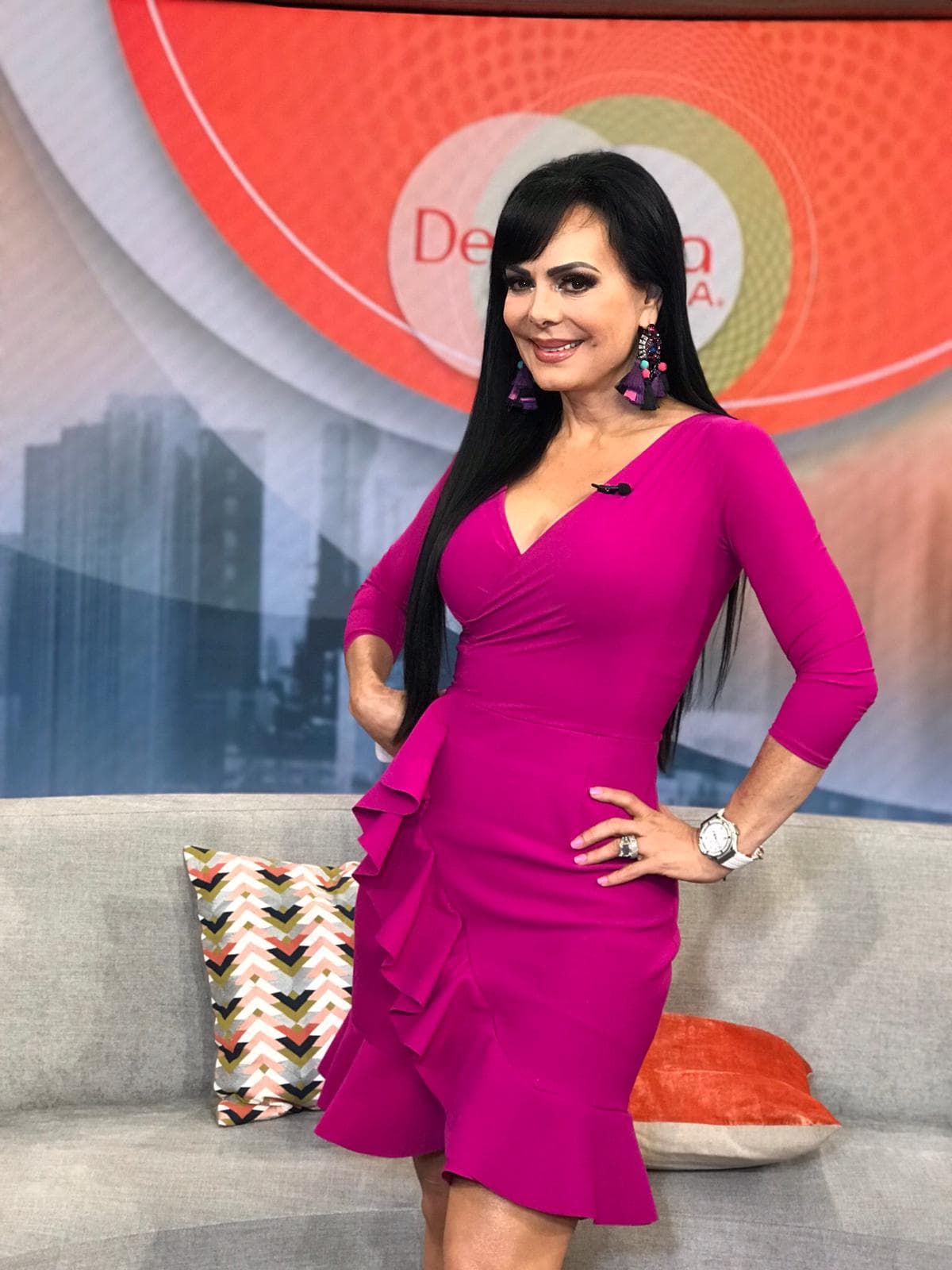 Maribel Guardia se tomó un tiempo para posar ante las cámaras de Despierta América.