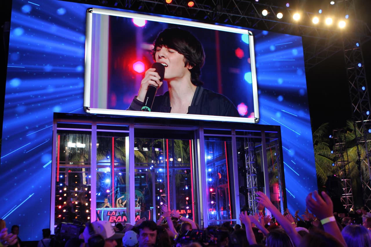 Christopher enamoró a las chicas con su look y convenció a los jueces con su voz.