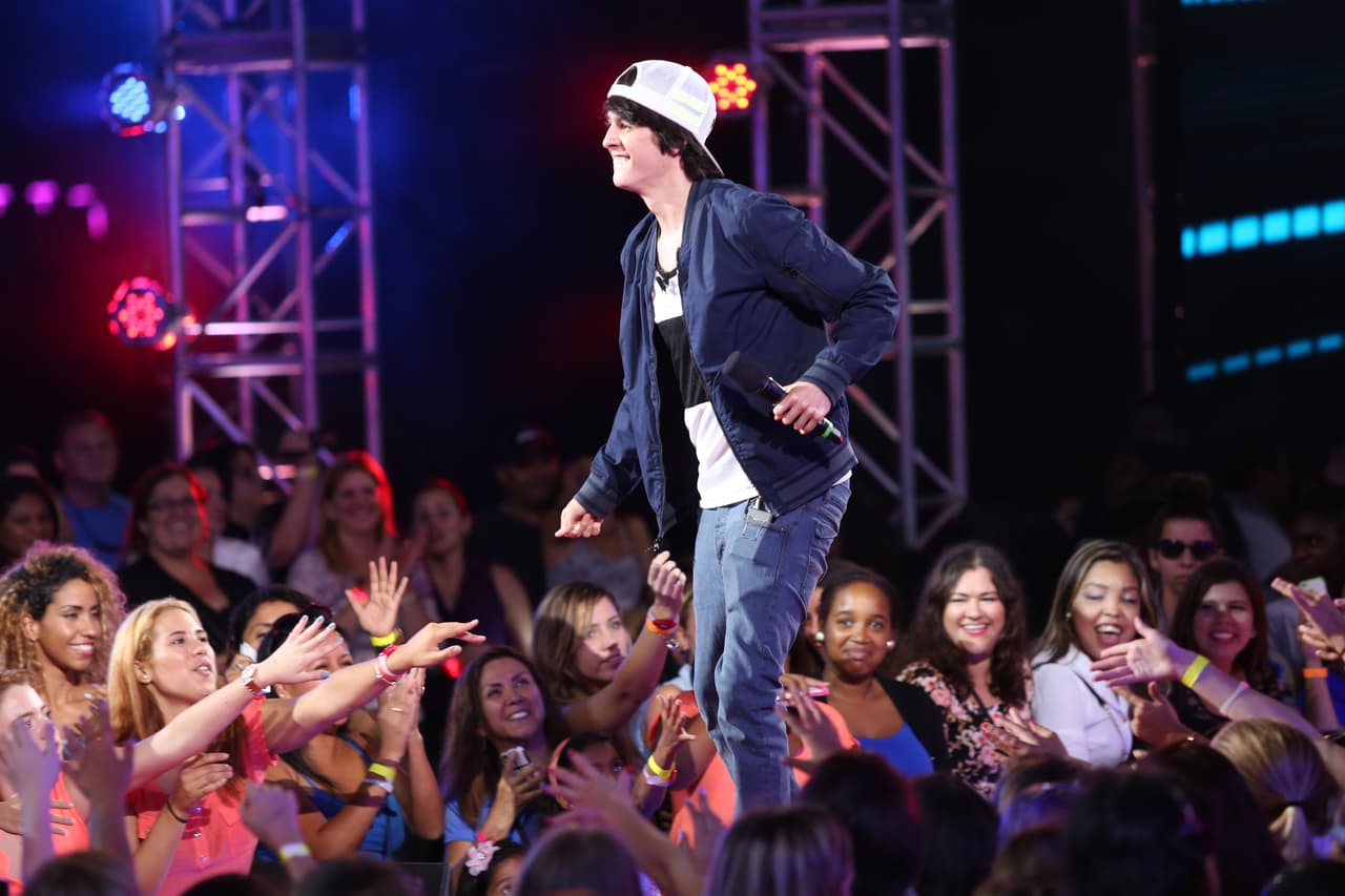 Christopher enamoró a las chicas con su look y convenció a los jueces con su voz.