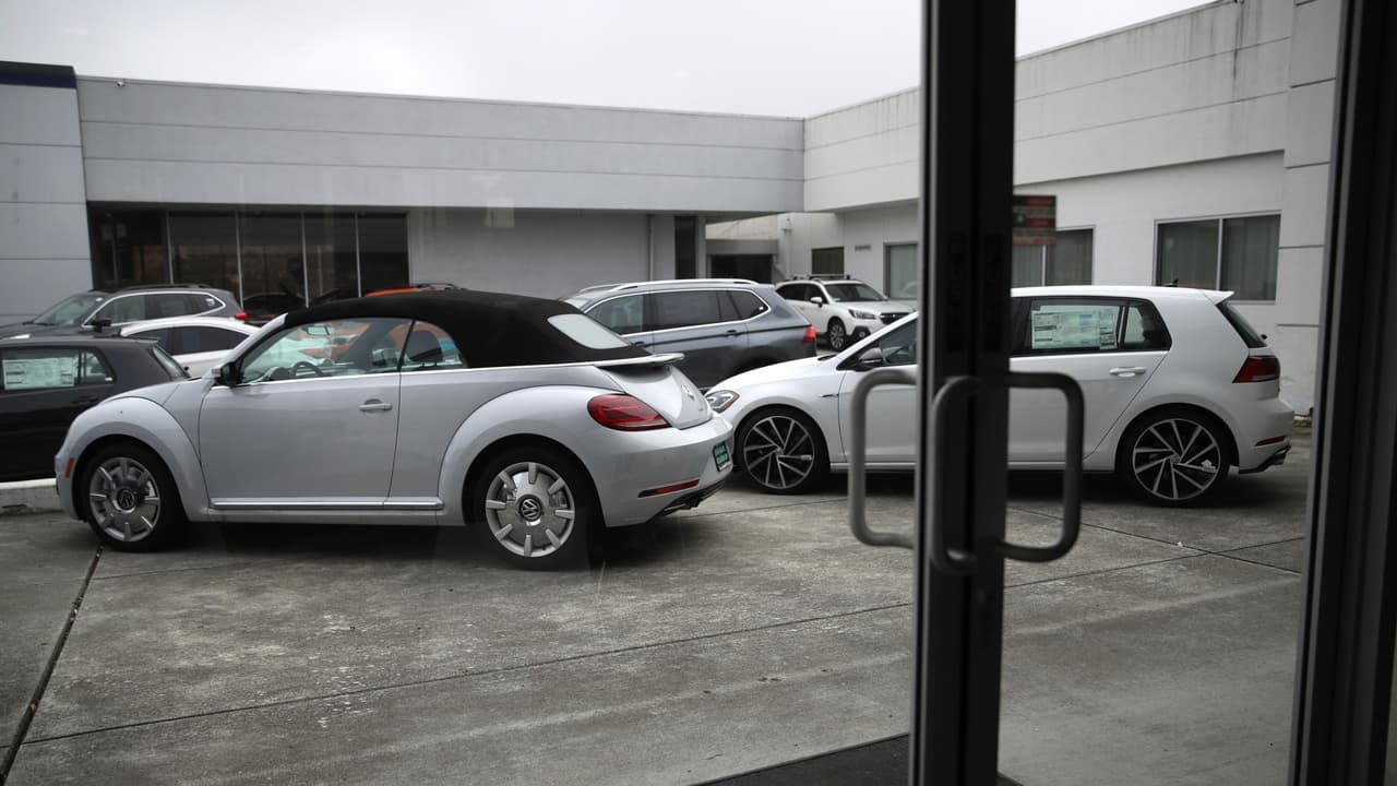 'Curbstoning', la práctica de esconder el historial de autos usados para venderlos como si fueran casi nuevos