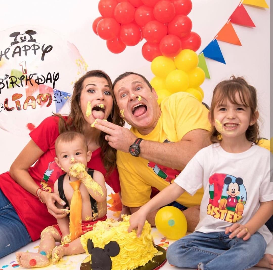 No solo ‘Baby Liam’ gozó de las fotos, también su hermana Michelle y sus papás.