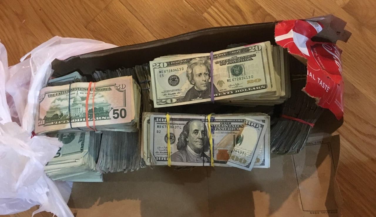 Un ejemplo de dinero en efectivo incautado por las autoridades en Nueva York.