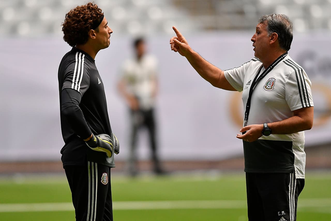 La Selección Mexicana de fútbol cerró así su preparación de cara a su importante duelo por la Semifinal de la Copa Oro 2019 cuando este martes en Phoenix se vea las caras ante la revelación del torneo, la Selección de Haití. Los integrantes del Tricolor y su entrenador, el argentino Gerardo 'Tata' Martino, sostuvieron un encuentro con la prensa luego de la práctica con el que bajaron el telón de los preparativos para su duelo que da un boleto a la Final del certamen.