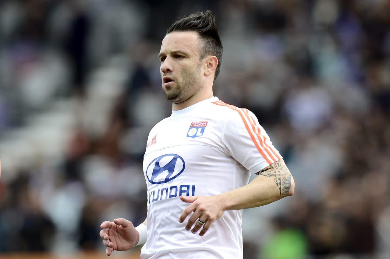 Olympique de Lyon desmiente la muerte de Valbuena tras rumor infundado en Twitter