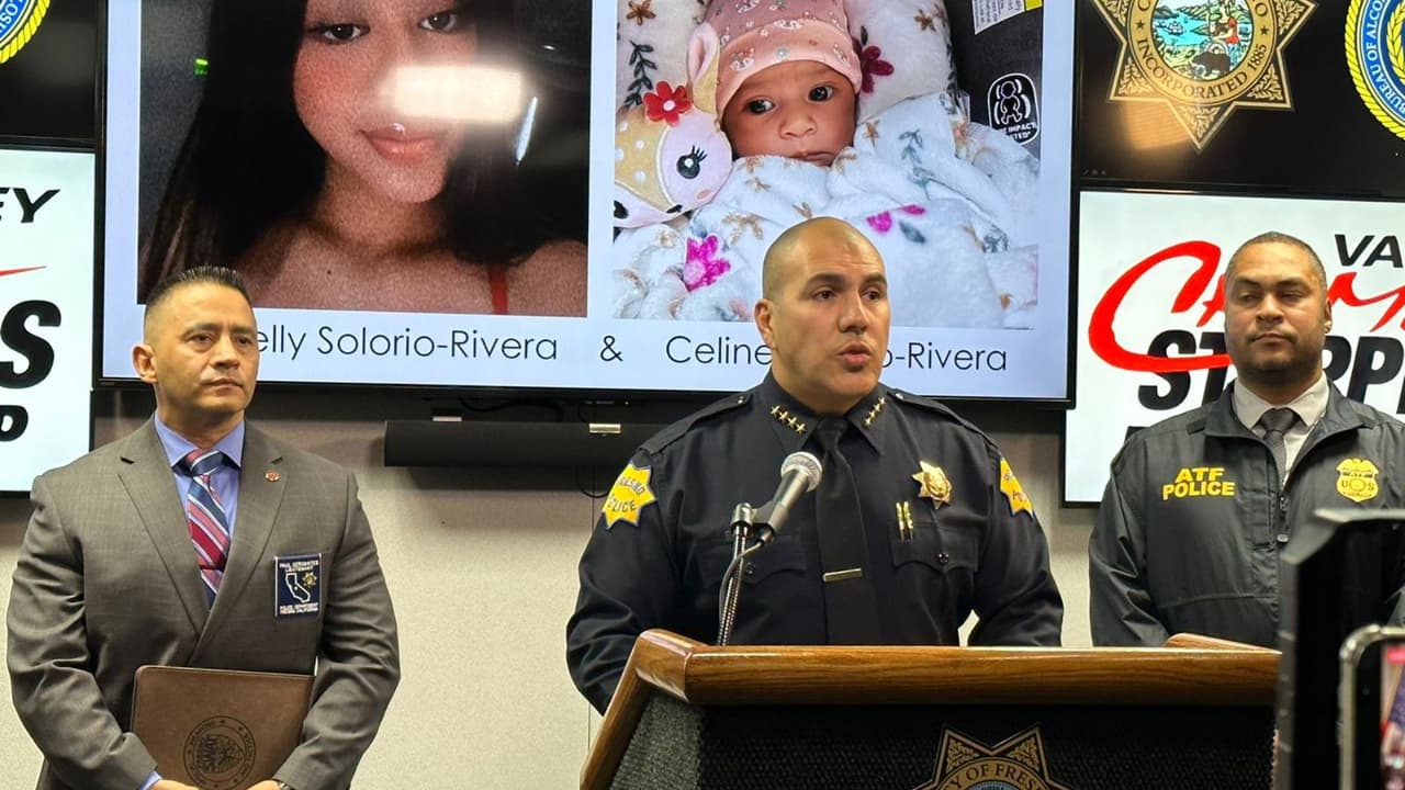 El 2 de noviembre, las autoridades informaron que
<a href="https://www.univision.com/local/fresno-kftv/ofrecen-25000-recompensa-para-dar-asesinos-yanelly-solorio-bebe" target="_blank">la recompensa</a> a quien proporcionara datos que ayudarán a dar con los responsables del asesinato de Yanelly Solorio y Celine había aumentado a $25,000 dólares.