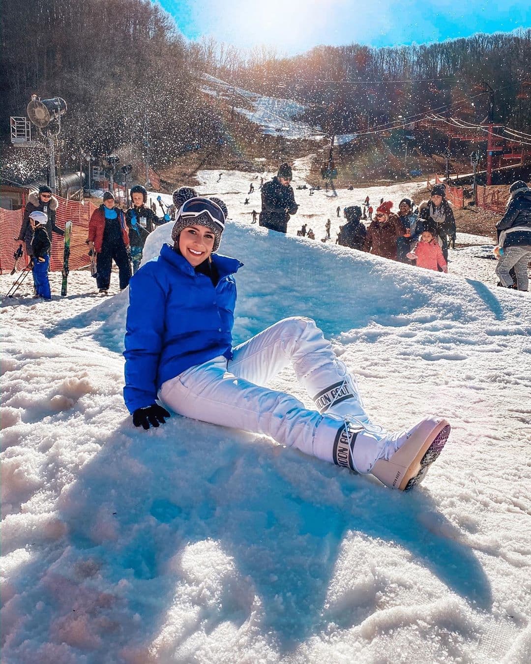 "Lista para recibir el 2020. Demasiado agradecida con la vida por este último año y estoy más que lista para recibir el que viene", señaló la presentadora del 'Revoltillo digital' desde las montañas nevadas.