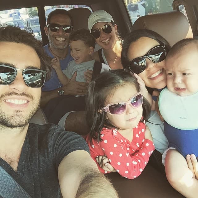 El abogado 
<b>desconoce si <a href="https://www.univision.com/famosos/esposa-del-arrestado-actor-pablo-lyle-regala-la-clave-para-enfrentar-los-dias-de-incertidumbre-video">Pablo</a> ha recibido la visita de sus familiares</b>: "No tengo la menor idea, intento mantenerme al margen de su vida privada, no le pregunto, soy su abogado, no su amigo para socializar".
<br>