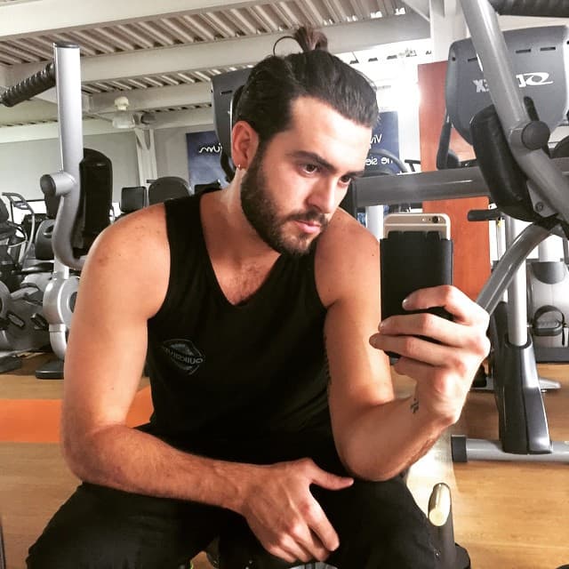 Pero la situación legal del actor de 32 años de edad se habría complicado, esto debido a la muerte del cubano, quien falleció el jueves 4 de abril. Por lo cual, Lyle deberá presentarse ante la corte de Miami este lunes 8 de abril.