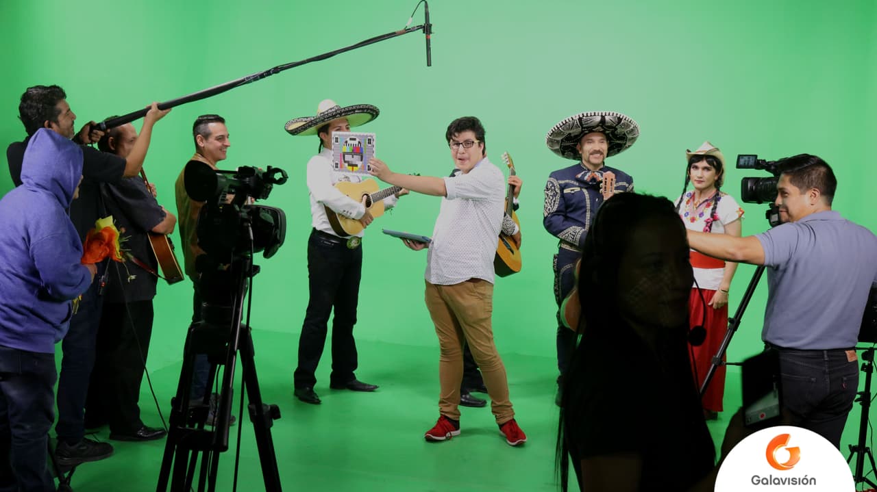 El equipo de producción de 'Los Cousins' en el detrás de cámaras.