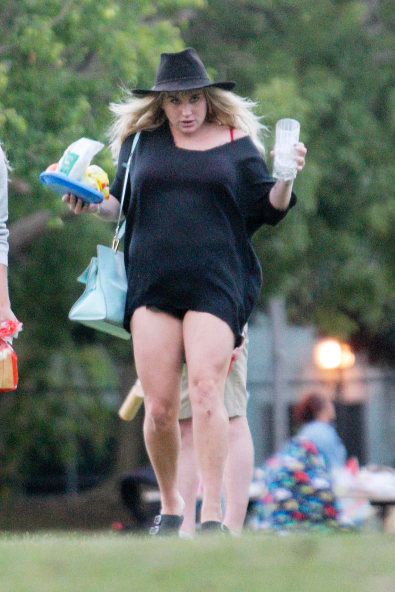 Kesha se ha tomado un descanso para relajarse y alejarse de los escándalos.