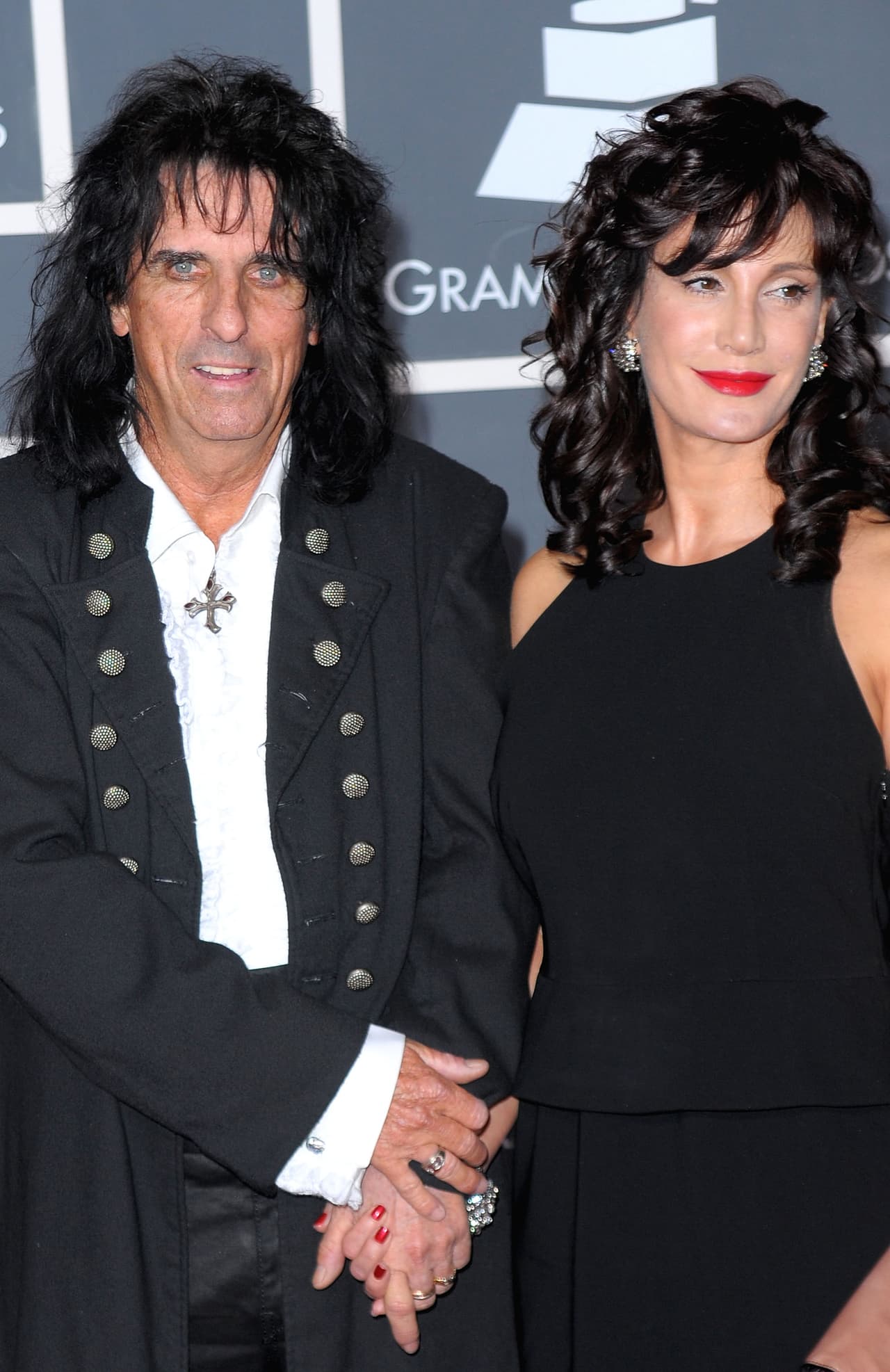 Alice Cooper confesó: "Yo no puedo vivir sin ella. Siempre decimos que no podríamos estar llorando uno al otro, por lo que cuando ocurra (la muerte), los dos nos vamos juntos".