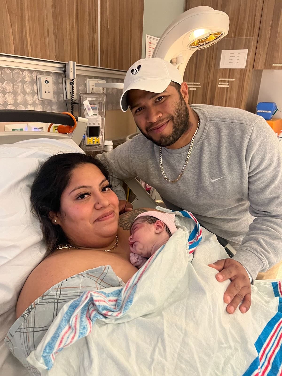 Una bebé hispana nació a la medianoche del 1 de enero de 2025 en el Hackensack Meridian Jersey Shore University Medical Center de Nueva Jersey, mientras que dos gemelas llegaron al mundo minutos después en el hospital Kings County de Brooklyn, Nueva York.