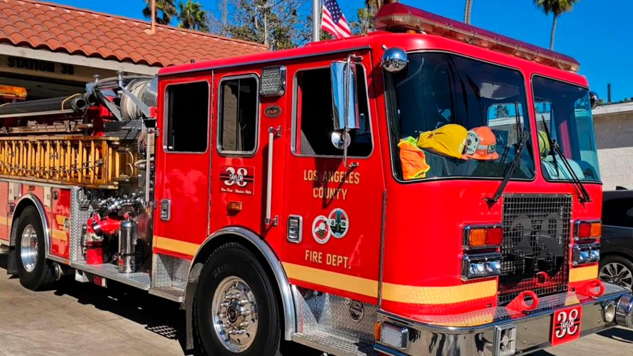 Incendio en El Monte provoca daños en tres viviendas y desplaza a 18 personas