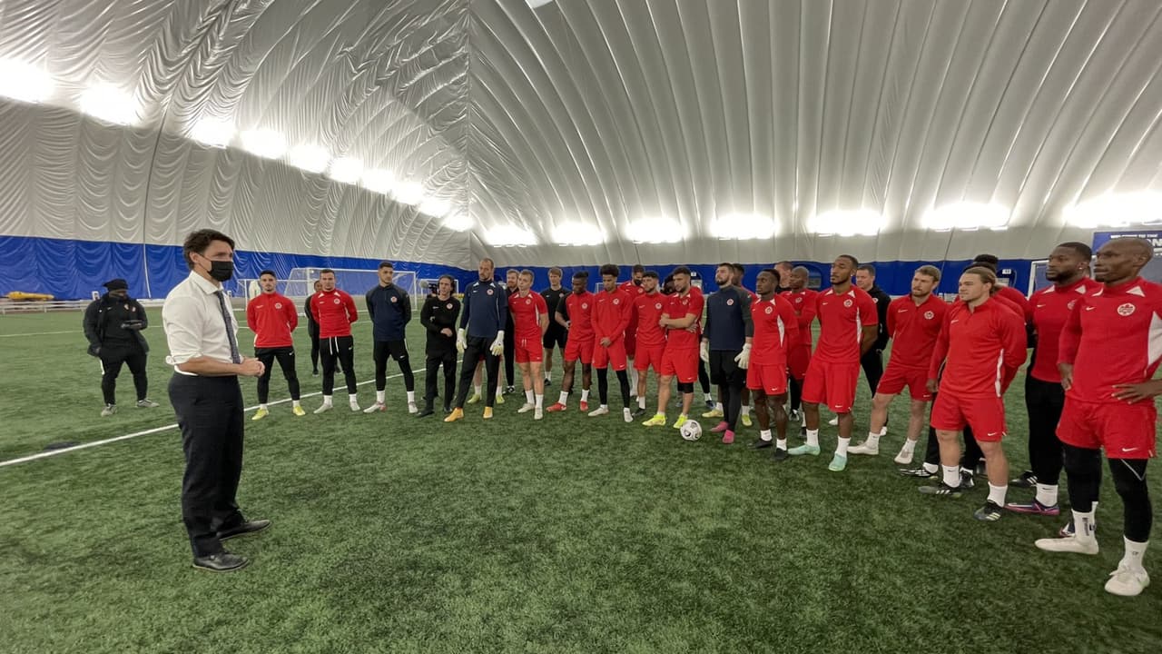 El Primer Ministro de Canadá vibra con el duelo ante México