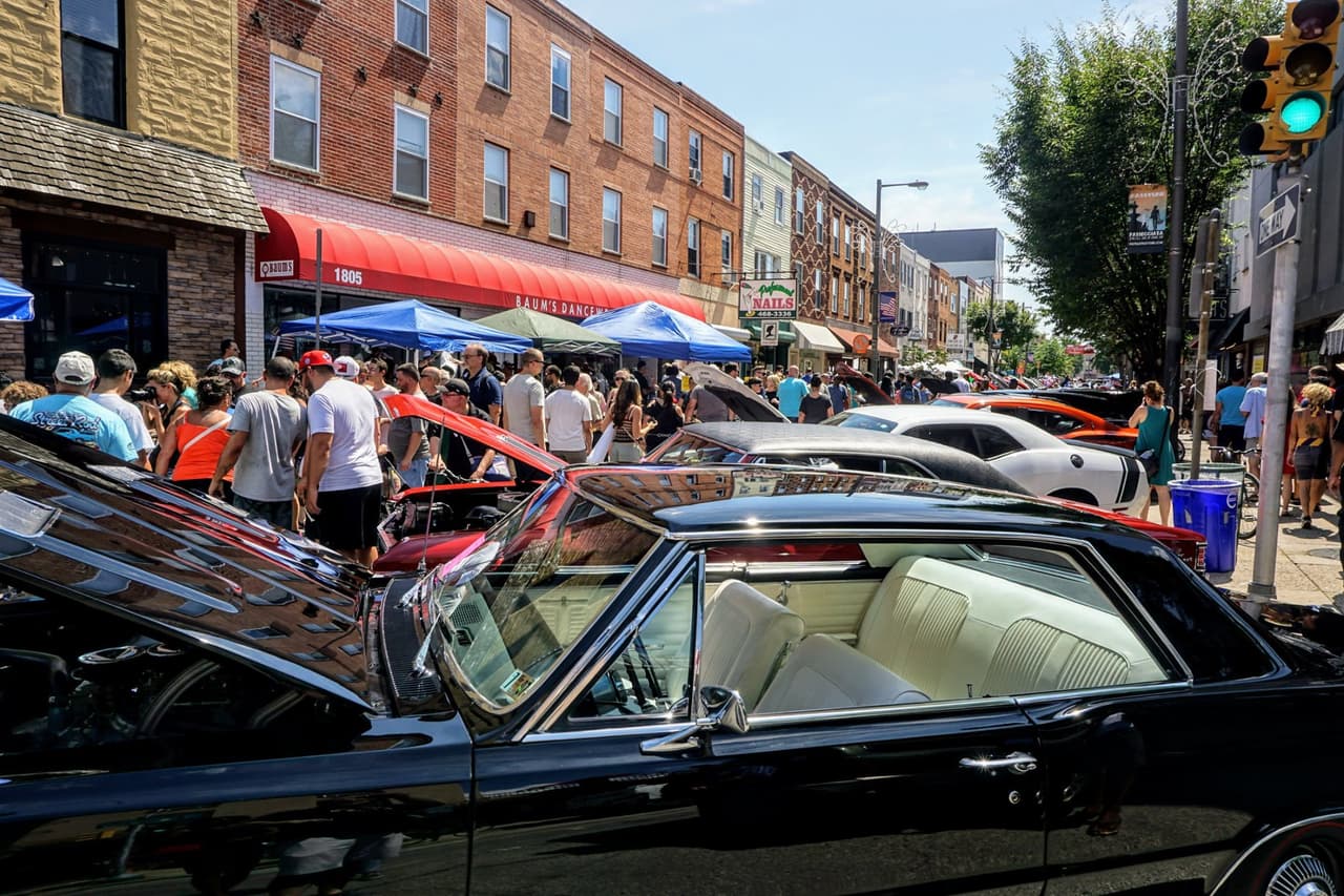 <b><a href="http://www.visiteastpassyunk.com/events/2022-east-passyunk-car-show-and-street-festival.php">2022 East Passyunk Car Show and Street Festival (31 de julio)</a></b>. Este festival celebra automóviles, camiones y motocicletas antiguos y clásicos. Después de ver los juegos clásicos, disfruta de un bocado y una bebida en algunos de los mejores bares y restaurantes del vecindario.