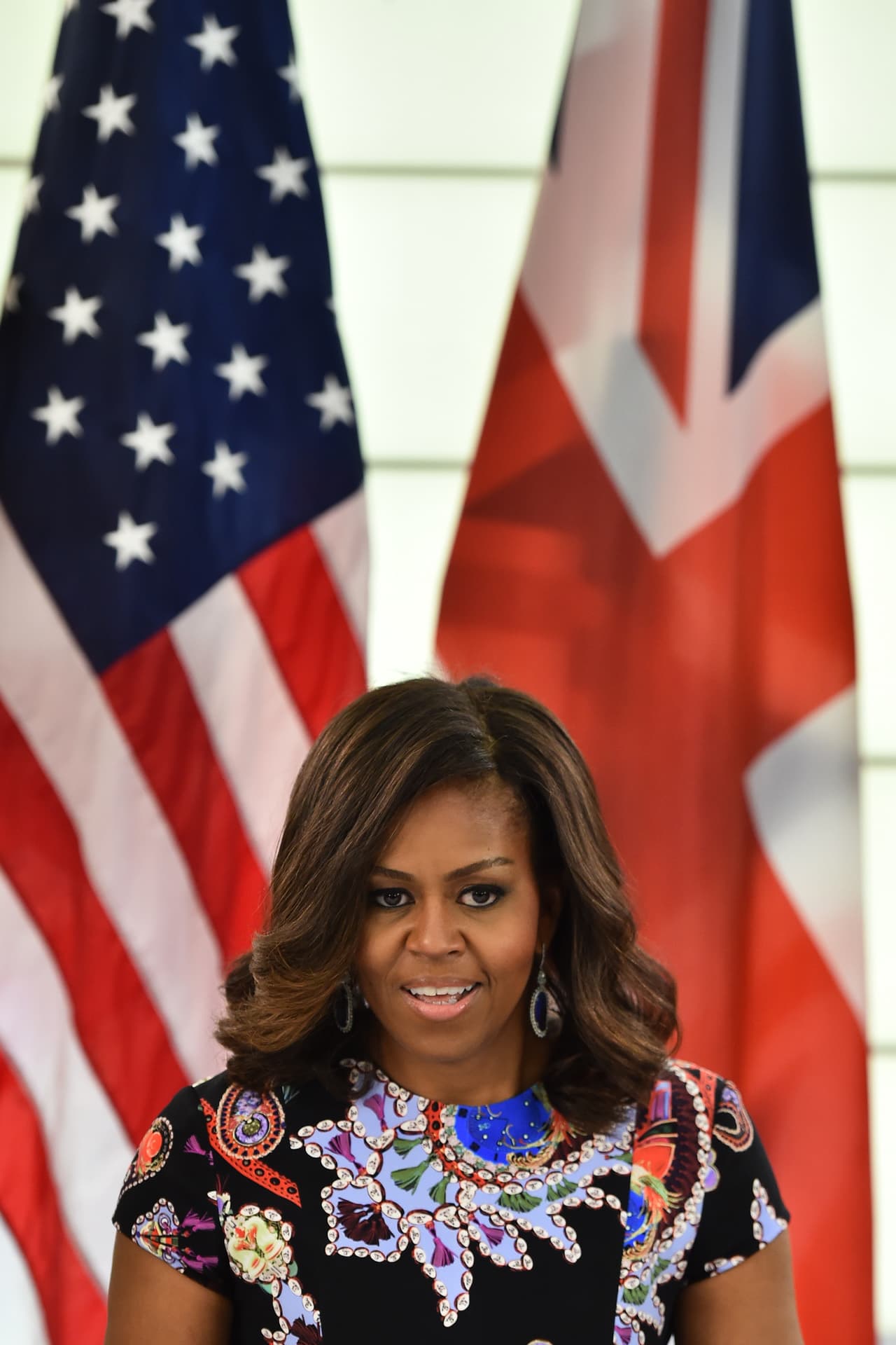 Michelle sabe que el acceso a la educación de los adolescentes es algo primordial.