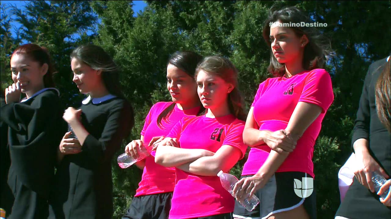 ¡Ahh! pero Carolina no se iba a quedar de brazos cruzados.