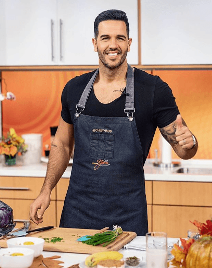 Con el paso de los años se ha convertido en inspiración para la audiencia de nuestro show, gracias a que se ha superado constantemente desde que llegó en el año 2000 de venezuela a Estados Unidos.