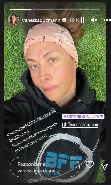 Colgó esta foto a través de sus historias en el que se le ve al natural:
<b>"¡Sin filtros, sin luces, sin maquillaje!"</b>, escribió.
<br>