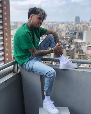 <b>7. La mayor satisfacción que 'Pa Mí' le ha dado es...</b> "Muchas cosas buenas han pasado desde que salió el remix, pero tal vez el momento que más atesoro ahorita en la memoria es ver a más de 50,000 personas cantándola. Verlos disfrutar mi música, a todos, al mismo tiempo, me ha dado mucha felicidad".