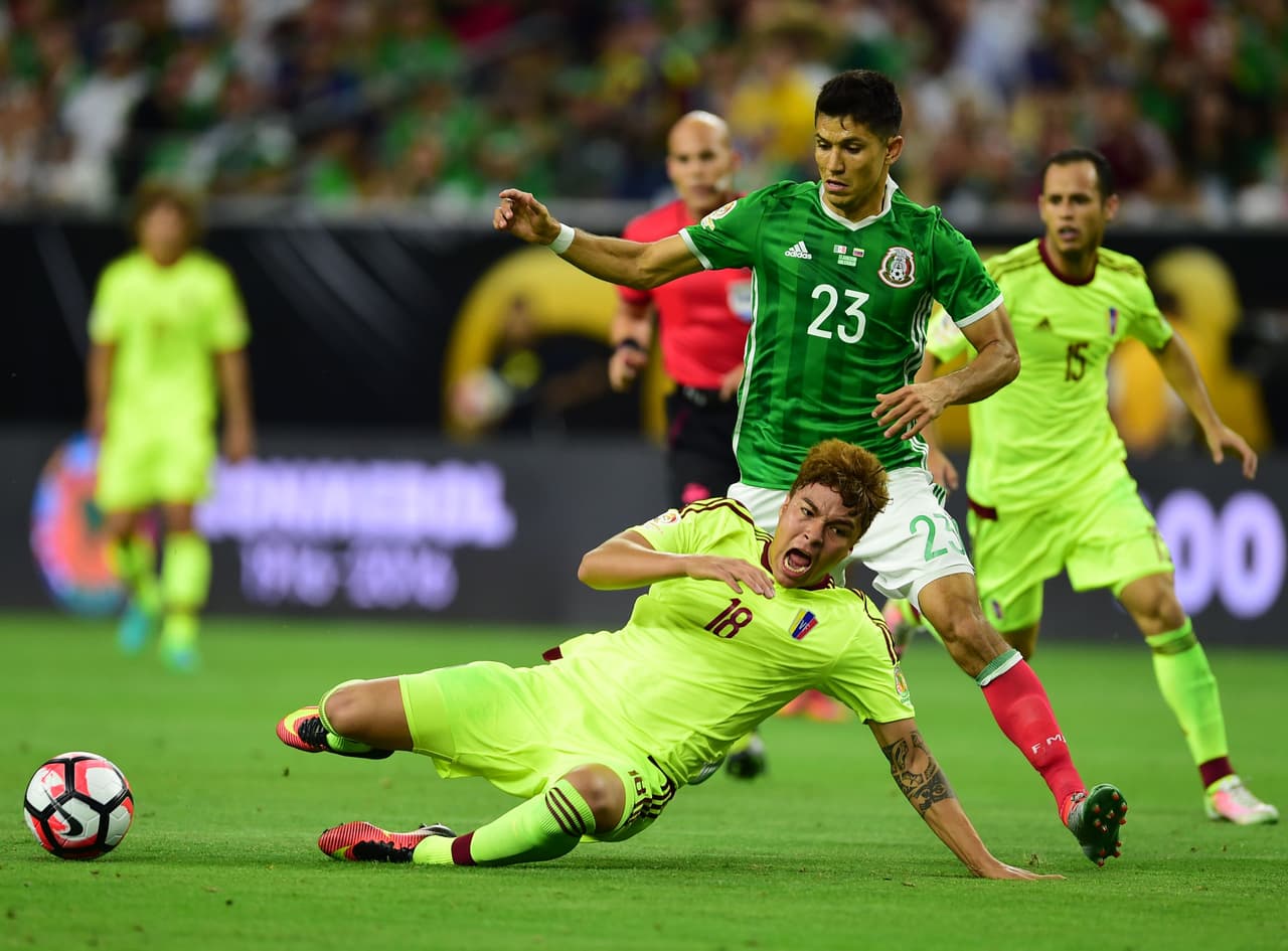 El medio tiempo le serviría a México para cambiar la estrategia, la cual combinada con los cambios lograrían el empate.