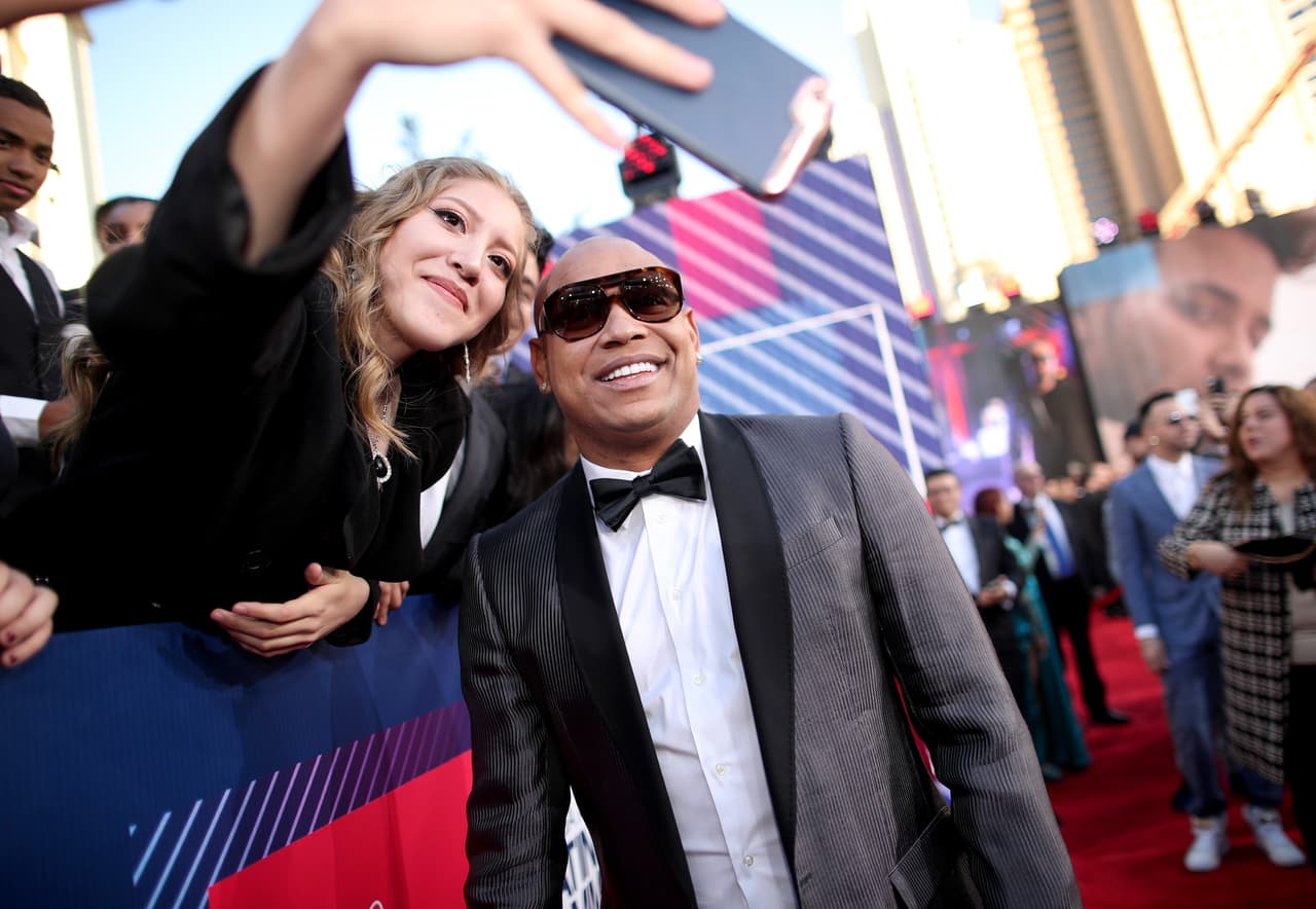 Alexander Delgado de Gente de Zona feliz con la gente