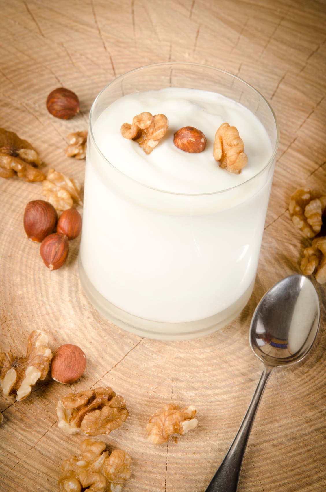 <b>Ingiere probióticos. </b>Estos ayudan a mejorar el equilibrio de las bacterias en el sistema digestivo y así evitar el estreñimiento. Algunos alimentos como el yogur contienen probióticos.