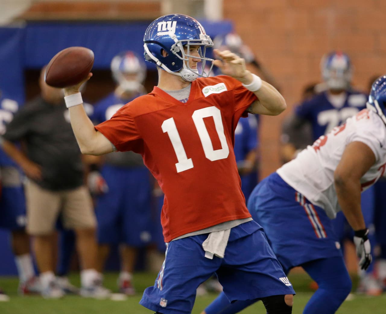 Eli Manning dice sentirse "muy cómodo" en la ofensiva de los New York Giants