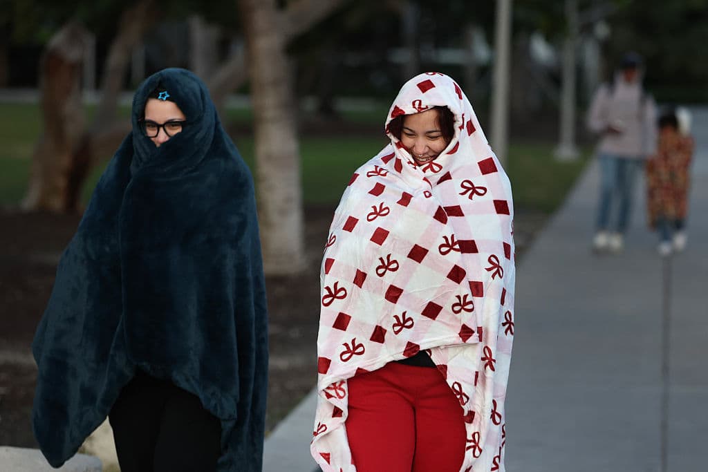 El frío alejó las tangas de las playas de Miami Beach
