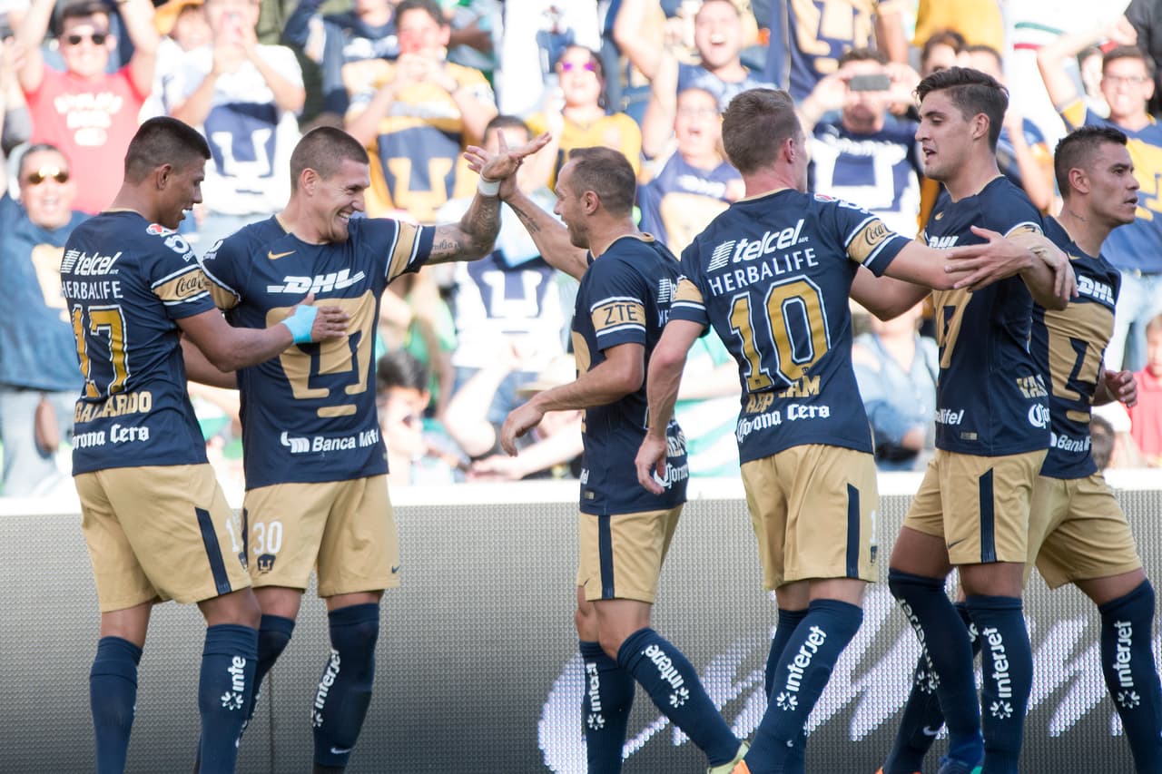 Pumas se llevó una victoria brillante 1-2 de visita a Santos y quedó en el sexto lugar, arriba de Tijuana, Morelia y Pachuca, que ahora está afuera de la Liguilla, sueño cercano para los felinos.