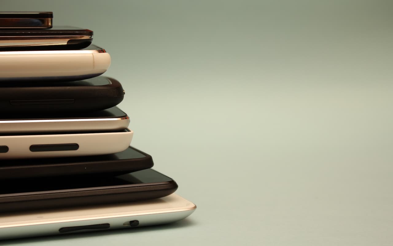 Autoridades advierten a residentes de Chicago Lawn sobre robos de celulares