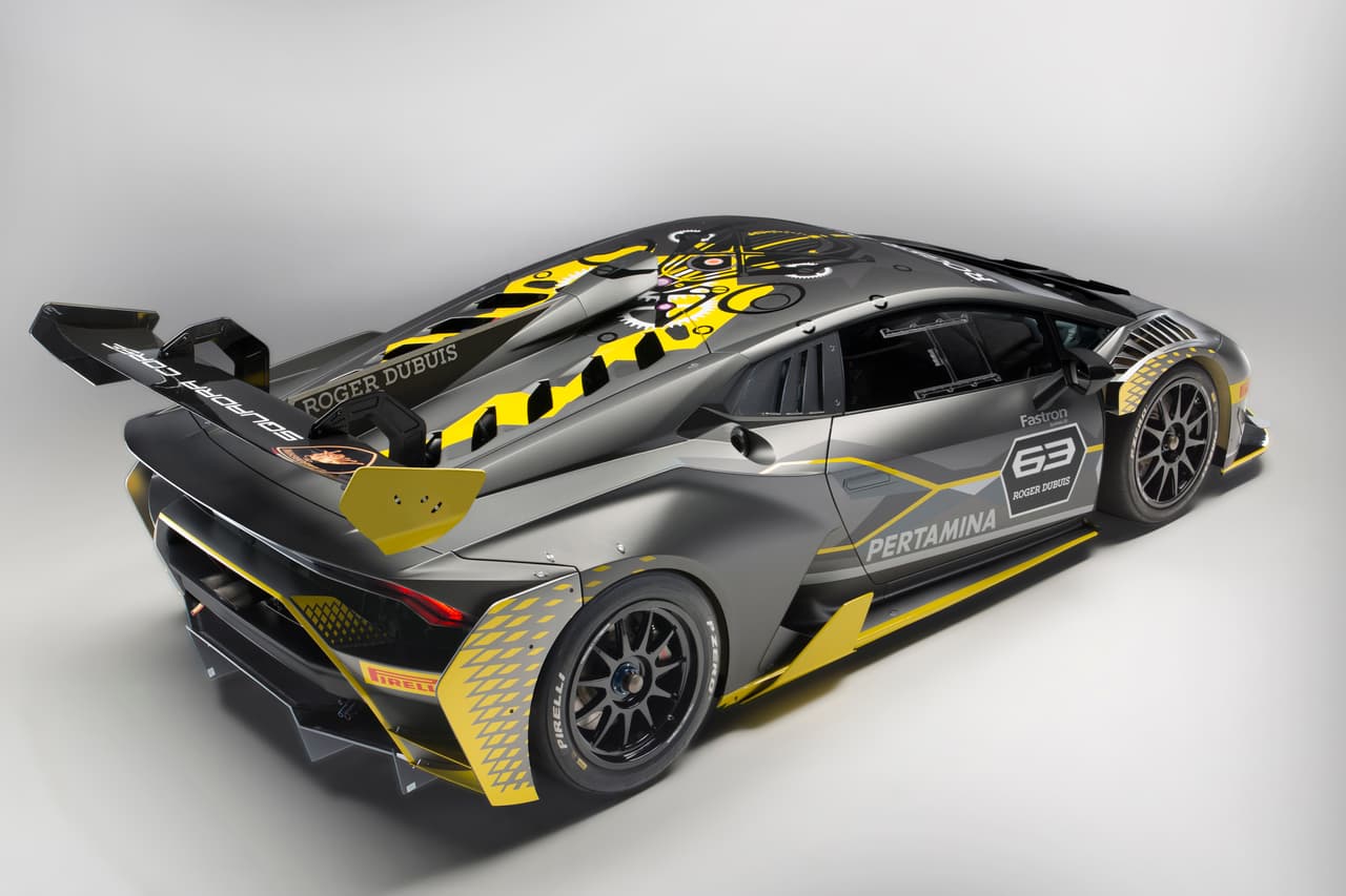 El precio del Lamborghini Huracán Super Trofeo EVO es $295,000, pero los dueños actuales del Huracán Super Trofeo, podrán comprar solo el ‘body-kit’ EVO para instalarlo en sus vehículos y así cumplir con las recientes regulaciones.