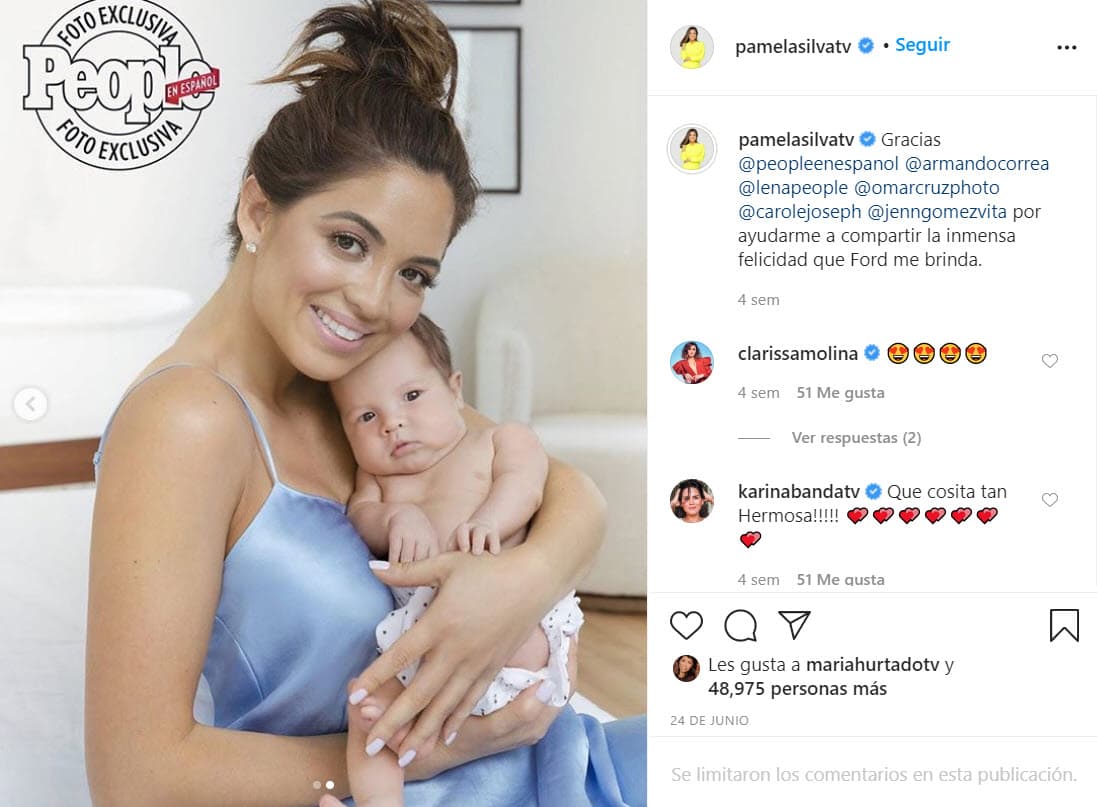 Ford se adelantó tres semanas, nació el 22 de abril en Miami por medio de una cesárea de emergencia: "
<b>Tenía el <a href="https://www.univision.com/shows/sal-y-pimienta/pamela-silva-cuenta-la-pesadilla-que-tuvo-en-su-embarazo-y-que-se-hizo-realidad-tras-el-parto-video">cordón umbilical enredado dos veces</a> por su cuellito</b> cuando lo sacaron", explicó la peruana a 
<a href="https://peopleenespanol.com/celebridades/pamela-silva-y-su-bebe-ford-en-nueva-portada-de-people-en-espanol/" target="_blank">People en Español</a>. 
<br>