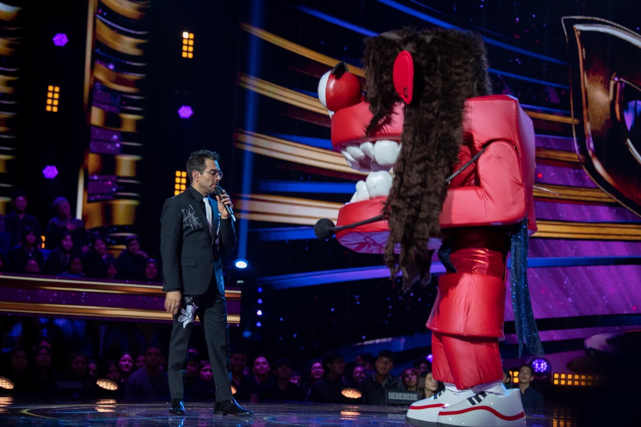 Con el sentido del humor que lo caracteriza, Dientes bromeó con Omar Chaparro mientras que los investigadores señaron que Ariel Miramontes 'Albertano', Julio Camejo o Sergio Goyri, podrían ser quien está detrás del personaje.