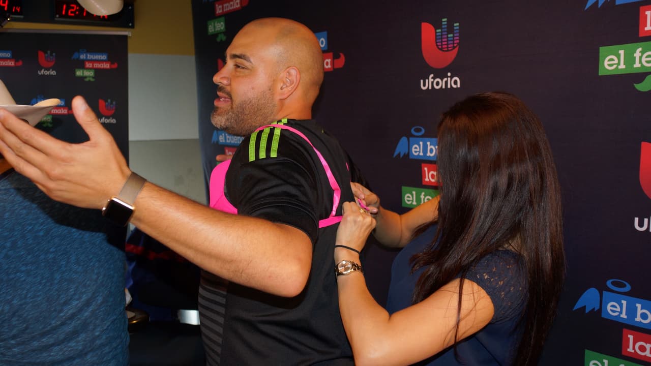 Otro regalo sorpresa de Carlita para Raúl 'El Pelón' y El Feo.