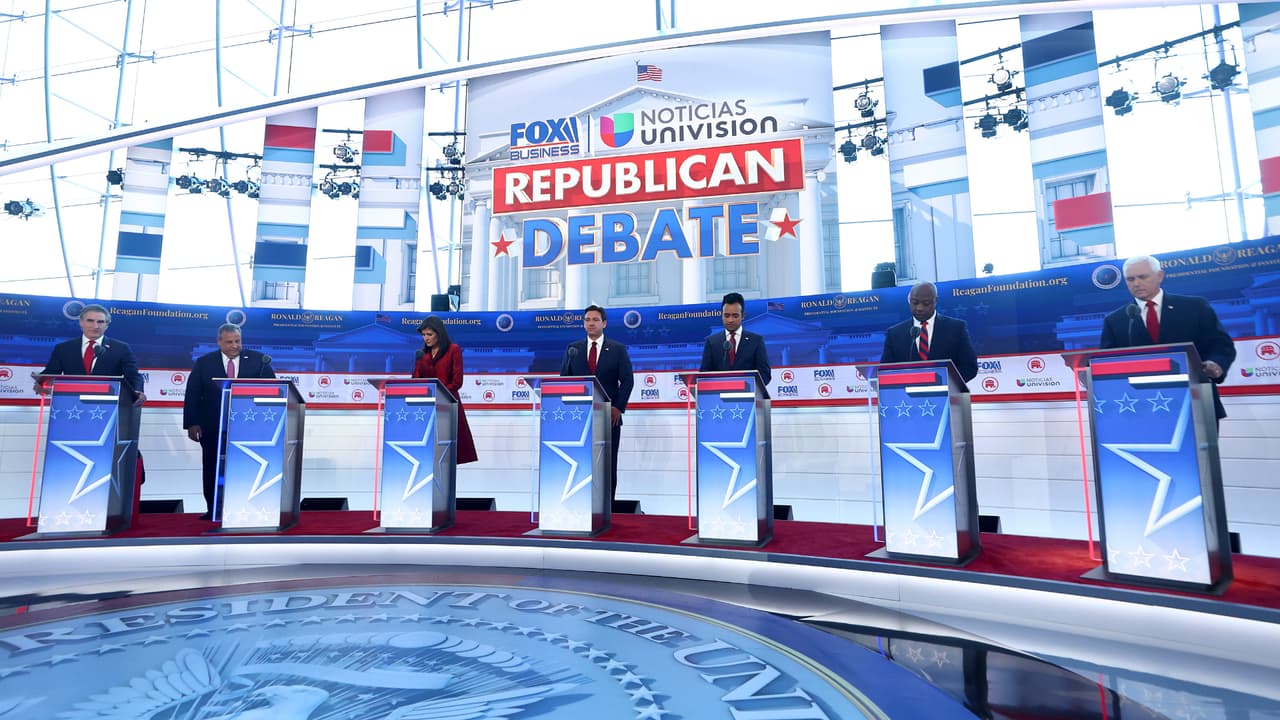 Se habló de temas económicos, educación, desempleo, inmigración y la huelga automotriz, entre otras cosas. Asimismo, varios precandidatos se refirieron a la ausencia de Donald Trump y lo criticaron.