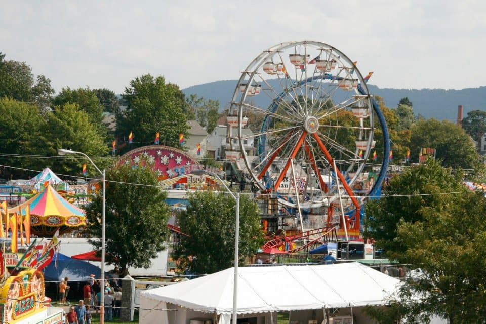 Más detalles sobre el evento, 
<b><a href="https://bloomsburgfair.com/?fbclid=IwAR0615RABsfcyuEFdw0RzEf5jbgzHyigVBeFR5waBiXFVdEC8QqGFasEJvw " target="_blank">aquí</a></b>.