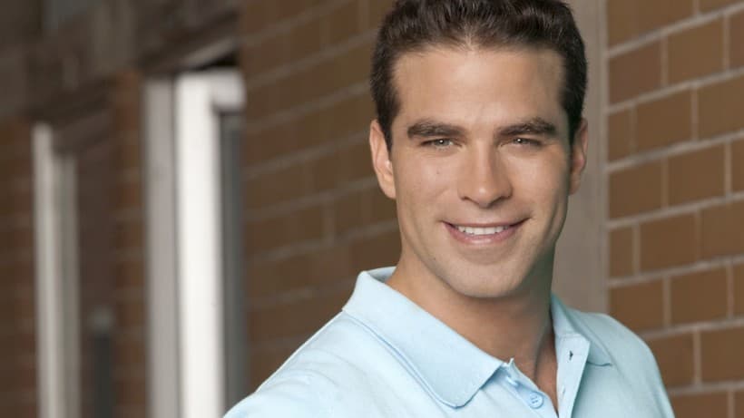 Paulo, su personaje, era un muchacho de familia adinerada que caía en las redes de seducción de Teresa.